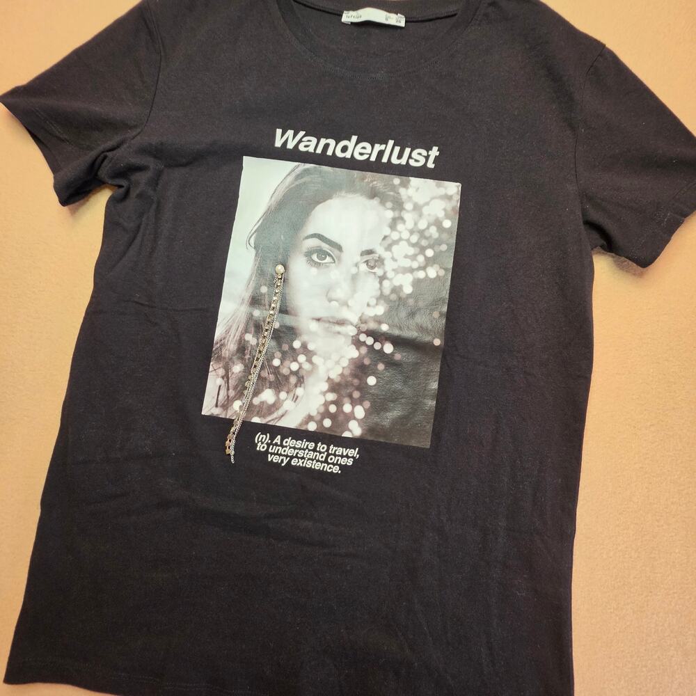Lefties Wanderlust Definition Black Graphic Tee Hanging Chain Earring Sz Small